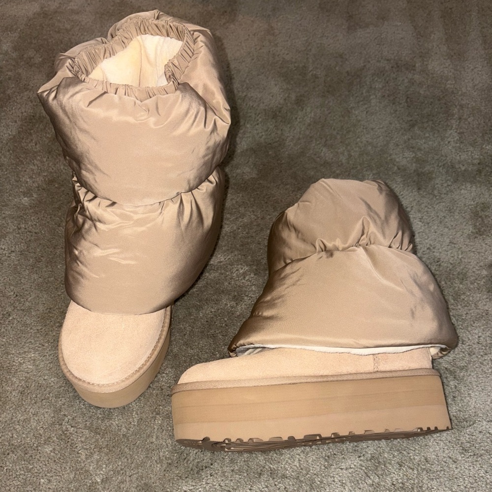Ugg “Plushwarmers” - Removable Puffer Sleeves for Ugg Boots